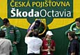 Michal Matějovský přebírá první cenu za vítězství v nedělním pohárovém závodě ČPŠOC 2004