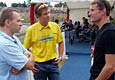 Juraj Šedivý a Adam Lacko při rozhovoru s Davidem Coulthardem