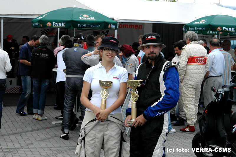 Laura Hjkov a Petr Fuln pzuj se svmi trofejemi