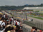 Pohled od prostoru startu a cíle (start prvního závodu FIA WTCC)