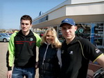 Zpěvačka Livie Kuchařová s automobilovými závodníky Janem Kopeckým a Michalem Matějovským