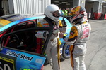 Michal Matějovský a Michael Rossi během čtvrtého střídání na trati závodu DUNLOP 24H Dubai