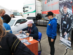 Michal Matějovský během autogramiády na královéhradeckém Truckfestu
