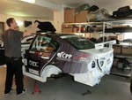 Příprava vozu BMW 320si pro Michala Matějovského v dílnách týmu Křenek Motorsport