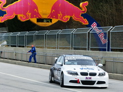 Michal Matějovský s vozem BMW 320si na rakouském okruhu Salzburgring během testů týmu Křenek Motorsport