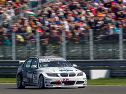 Michal Matějovský s vozem BMW 320si v závodech FIA ETCC
