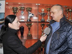 Stanislav Matějovský s redaktorkou TV Nova Sport Ditou Kocmanovou během natáčení rozhovoru pro pořad Rychlá kola
