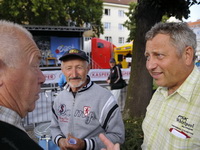 Předseda Královéhradeckého krajského svazu cyklistiky Pavel Černý (vpravo)
