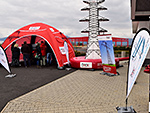 Zázemí v barvách společnosti ČEPS a.s. sloužilo jako stanoviště pro počitačový motorsport simulátor