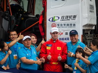 Michal Matějovský u svého závodního kamionu na okruhu v Chengdu